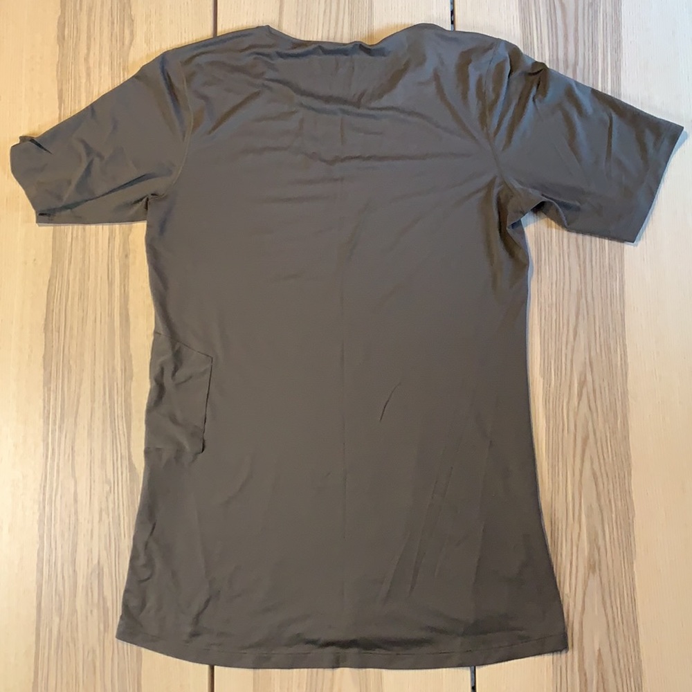 Nike Men’s Utility Short-Sleeve Training Top - Picture 4 of 4